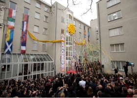 Am 23. Januar 2010 schlossen sich Würdenträger aus ganz Europa den fast eintausend Scientologen und Bürgern zur Einweihung des Brüsseler Zweiges der Scientology Kirchen für Europa an.