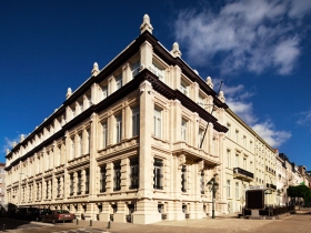 Dieses Wahrzeichen vom Anfang des 20. Jahrhunderts am Boulevard de Waterloo 100–103 im Herzen von Brüssel wird den spirituellen Bedürfnissen der Menschen aus Belgien und ganz Europa nachkommen.