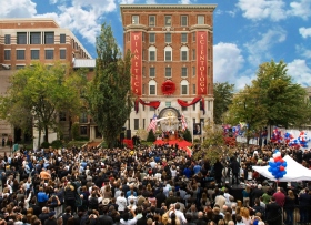 Am 31. Oktober 2009 nahmen 3000 Scientologen und Gäste an der Einweihung und Eröffnung der neuen Gründungskirche teil. Das Gebäude wurde als eines der bedeutendsten historischen Wahrzeichen von Washington vollständig wiederhergestellt.